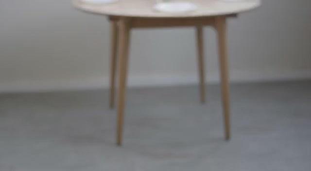 שולחן אוכל עגול אנגלי